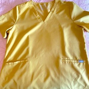 Figs Light Gold XL Casma top